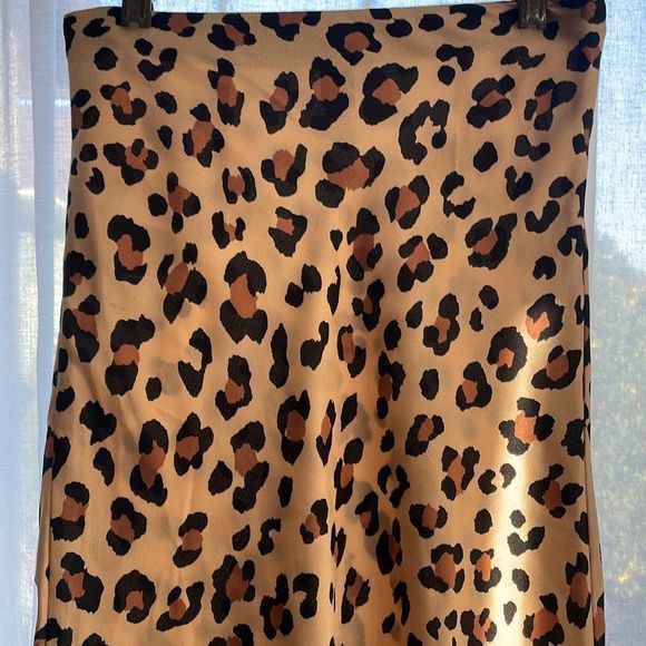F21 Leopard Print Midi Skirt - Picture 7 of 8